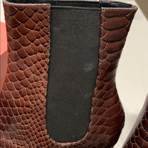 Donald/ Pliner LAILA2 BOOTIE SIZE 8 - Picture 14 of 14